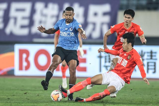 成都蓉城与铜梁龙首发阵容公布，韦世豪领衔出战